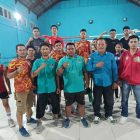 Kabid Organisasi KONI Tanjab Barat Mappaudin bersama Pelatih dan Atlet Tinju Amatir (Humas)