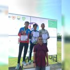 Ketua PASI Tanjab Barat Jamil Darmawan Sie Bersama (tengah) Azhar Peraih Medali Emas Saat Kejurprov PASI Jambi Juli 2025 (hms)