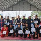 Ketua Umum KONI Tanjab Barat Jamal Darmawan Sie, Ketua Pengkab IPSI Kadiman bersama Perguruan Yang Berpartisipasi dan Menjadi Juara Umum di Kejurkab IPSI Tanjab Barat (hms)